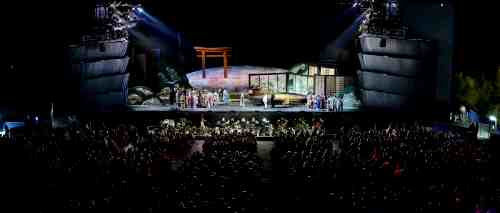 Viareggio torre del lago il teatro dove si svolge il festival puccini